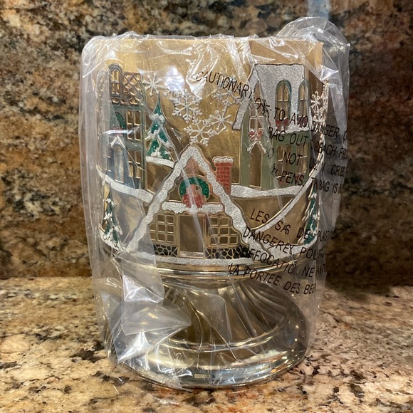 āVillage Sceneā by Bath & Body Works, 3-Wick Candle Holder, 2024 Series, NWT Box - Picture 11 of 15